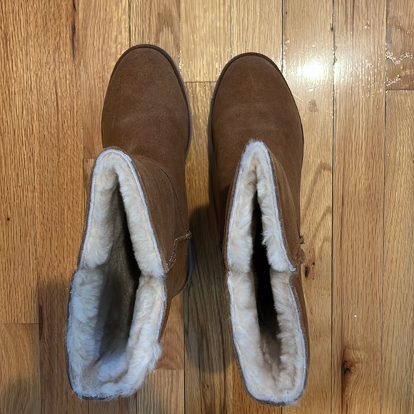 Ugg Koolaburra Women’s suede/sheepskin boots size 9 - Picture 4 of 7